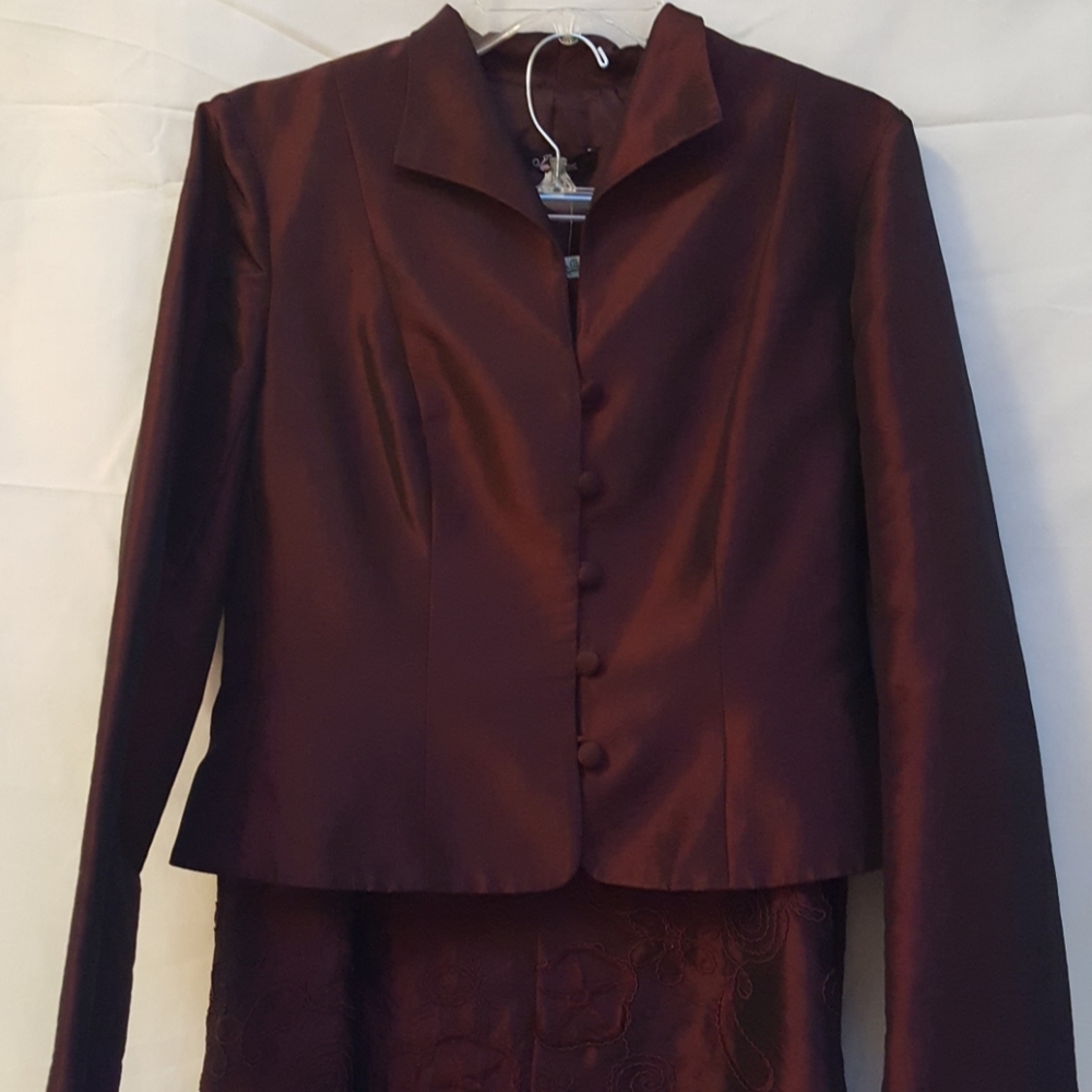 NWT J Rose formal jacket/long skirt sz 8 WINE